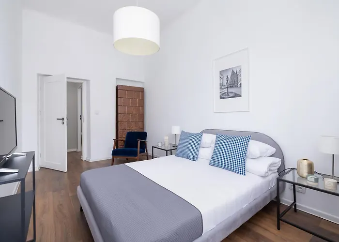 2-bedroom With Balcony - Dluga 65 Street