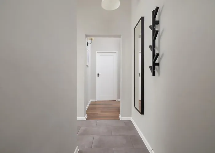 2-bedroom With Balcony - Dluga 65 Street