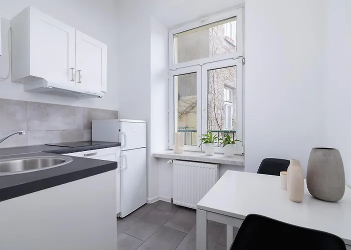 2-bedroom With Balcony - Dluga 65 Street