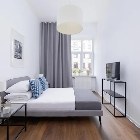 Apartment Silver Chic Oasis-2Br With Balcony-Old Town *