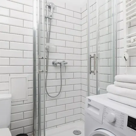 Silver Chic Oasis-2Br With Balcony-Old Town *